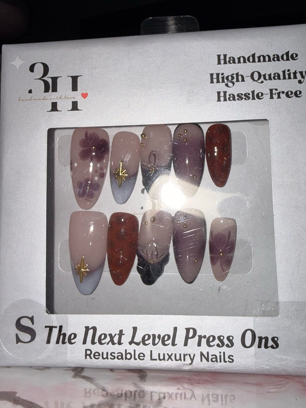 3H Reusable Luxury Press-On Nails in Mauve, Brown & Gold Accents - Picture 5 of 7